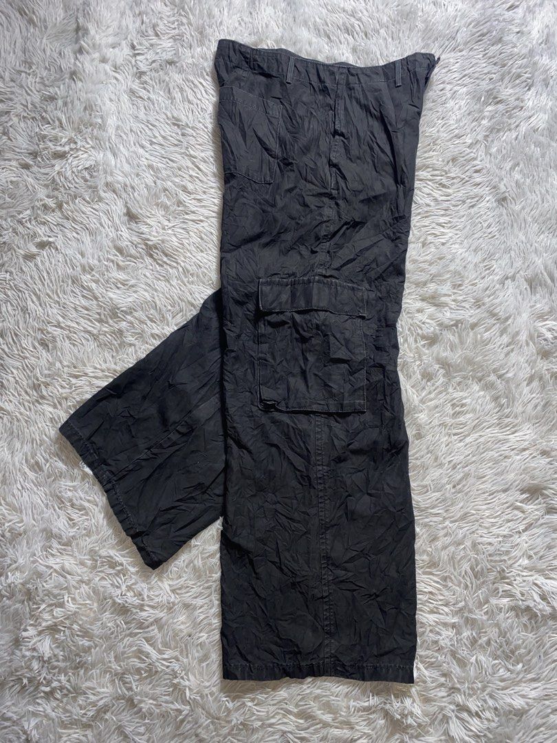 LEVI'S® MEN'S BAGGY FIELD CARGO (Category: Jeans) located in Sibulan. Submitted by hunt_mafia (Listing ID 1456727010, Image 3). Description: LEVI’S® MEN’S BAGGY FIELD CARGO Size 31 Width- 22 Length-43 Hem-12 Excellent condition Free vouch for safe transaction Unli video call with item 1k+sf Loc: Sibulan Negros Oriental Payment first .