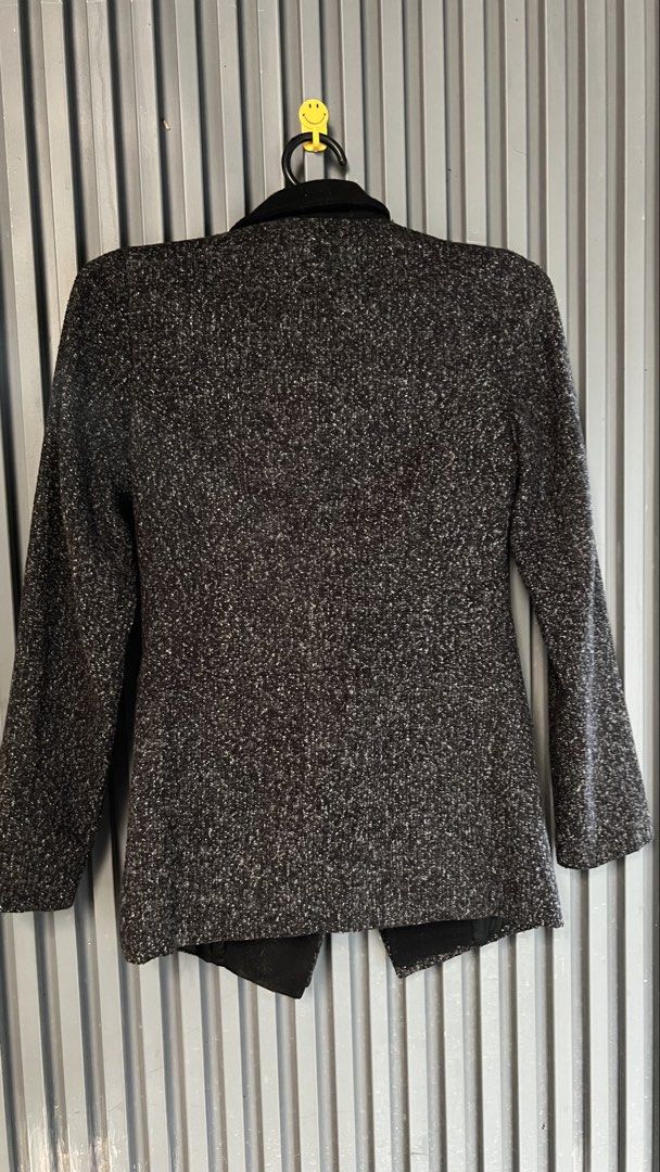 LOLA RAINE MELBOURNE TWEED BLAZER (Category: Coats, Jackets and Outerwear) located in Baguio. Submitted by vercale (Listing ID 1456686765, Image 3). Description: LOLA RAINE MEL BOURNE TWEED BLAZER Brand New Condition Size small Actual Dimensions 16” width x 26” height From Personal Box.