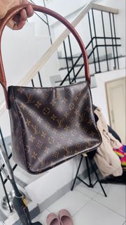 (Category: ) located in . Submitted by preloved.brand2023 (Listing ID 1456615053, Image 1). Description: .