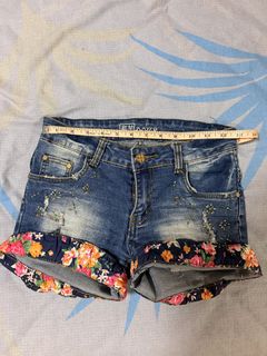 (Category: ) located in . Submitted by loved.archive (Listing ID 1456689902, Image 1). Description: .