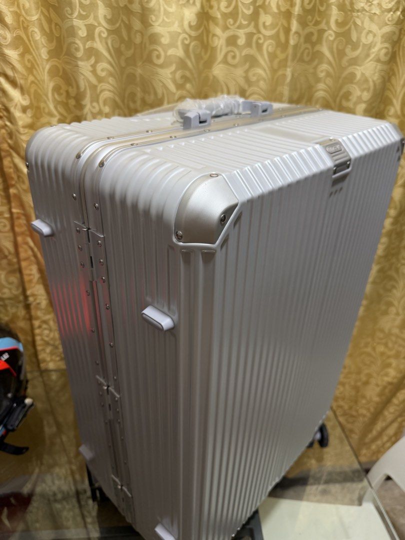 Luggage rimowa silver M,L (Category: Luggage) located in Cainta. Submitted by cubic01 (Listing ID 1456694370, Image 3). Description: 9k Large 7,5k Medium W6,5 Small Hand-Carry(SOLD) Si Large lang may gasgas kc kaka lipat2 dito sa bahay hehe. Pero yung dalawa nasa loob lng nya in pristine condition .