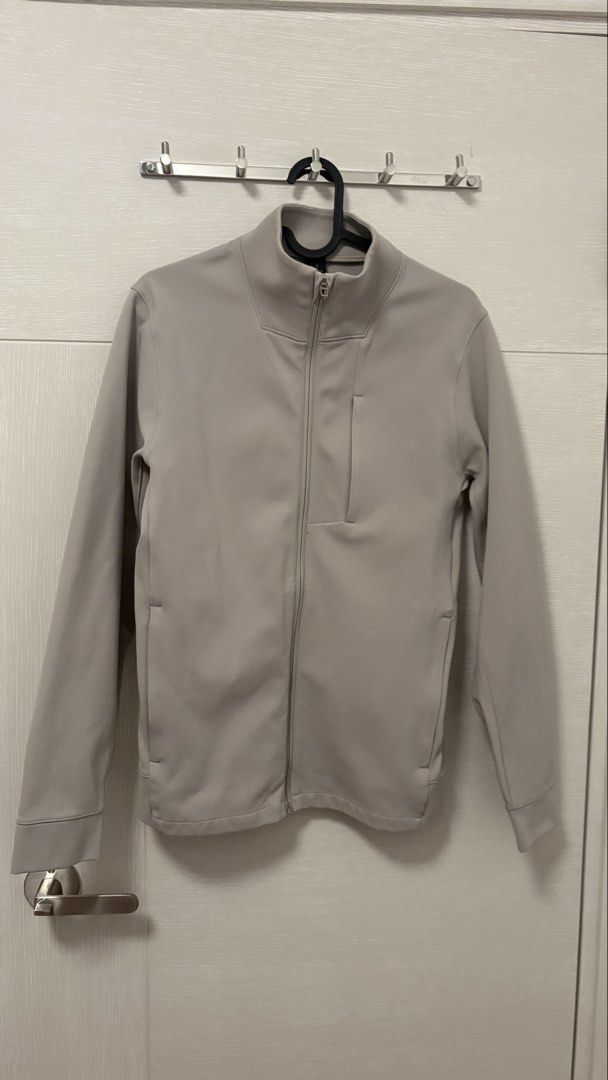 Lululemon Sojourn Jacket (raw linen) （分類：外套及戶外衣服）位於 Hong Kong。 由 ii_yy 提交（商品編號 1456724242，圖片 2）。簡介： Lululemon sojourn jacket (raw linen colour) Size: XS In excellent condition Price is negotiable. Trade location is open for discussion. Measurements: Length from base of neckline to waist: 63cm Waist: 90cm Armpit to armpit: 40cm Sleeve length from armpit: 54cm。
