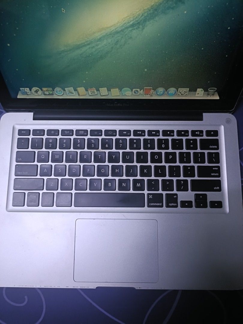 Macbook 2012 (Category: Laptops & Notebooks) located in Manila. Submitted by onlinebenta.ph (Listing ID 1456706532, Image 3). Description: FOR SALE MACBOOK PRO 2012 See photo for Specs Bawal sa Maselan Issue: ⚠️ LCD, better to use extra monitor. ⚠️ Battery: need to replace pero once ma full charge hindi madali malowbat, pero recommended naka plug lang. (note: HINDI SIRA ANG BATTERY) Meet up: Manila and Laguna area by schedule.