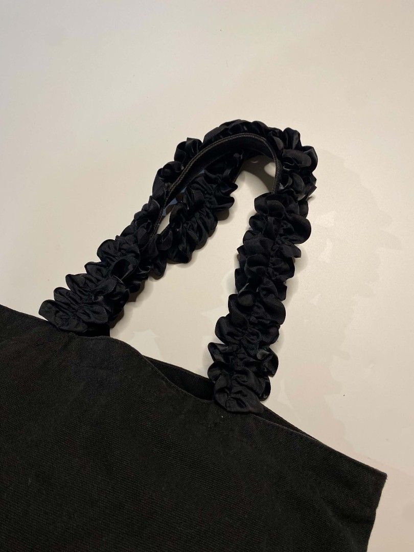 Maison de FLEUR Black Frill Handle Canvas Tote Bag (Category: Tote Bags) located in San Pablo. Submitted by refitsph (Listing ID 1456769658, Image 3). Description: - Width: 14.5 - Length: 12.5 - Excellent Condition - Already Washed and ready to use.