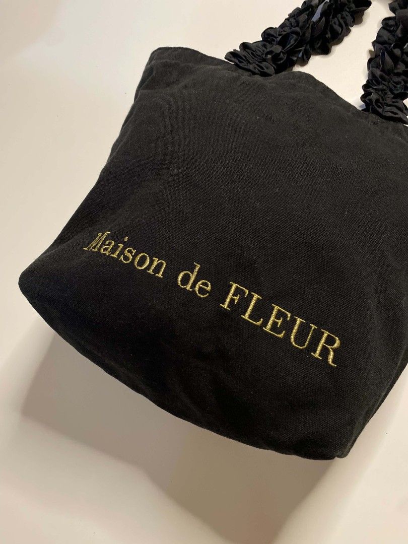 Maison de FLEUR Black Frill Handle Canvas Tote Bag (Category: Tote Bags) located in San Pablo. Submitted by refitsph (Listing ID 1456769658, Image 2). Description: - Width: 14.5 - Length: 12.5 - Excellent Condition - Already Washed and ready to use.