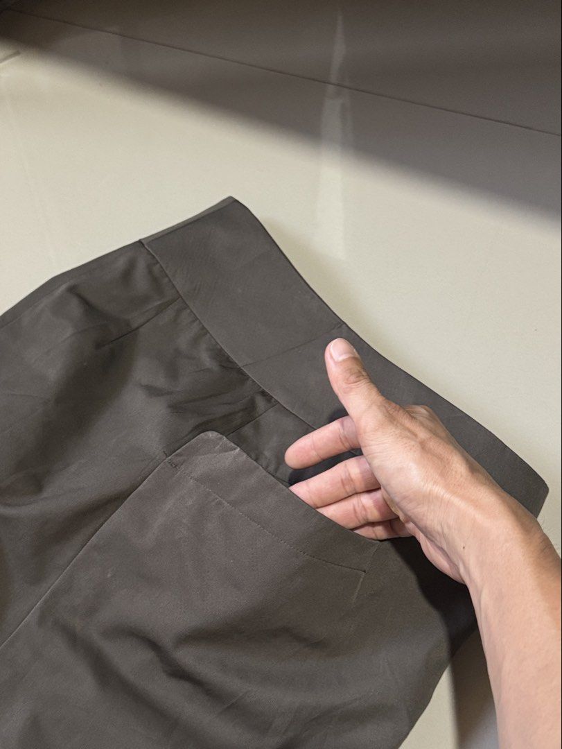 Marni Brown Polyester High-Waist Pencil Skirt Fly Button Front Pockets (Category: Luxury Apparel) located in Digos. Submitted by appareall (Listing ID 1456650826, Image 3). Description: B1-623 Approximate measurements (taken flat in inches) On tag size #38 Waist: 28 Length: 18.5 Leg opening: 17.5 Material: Polyester .
