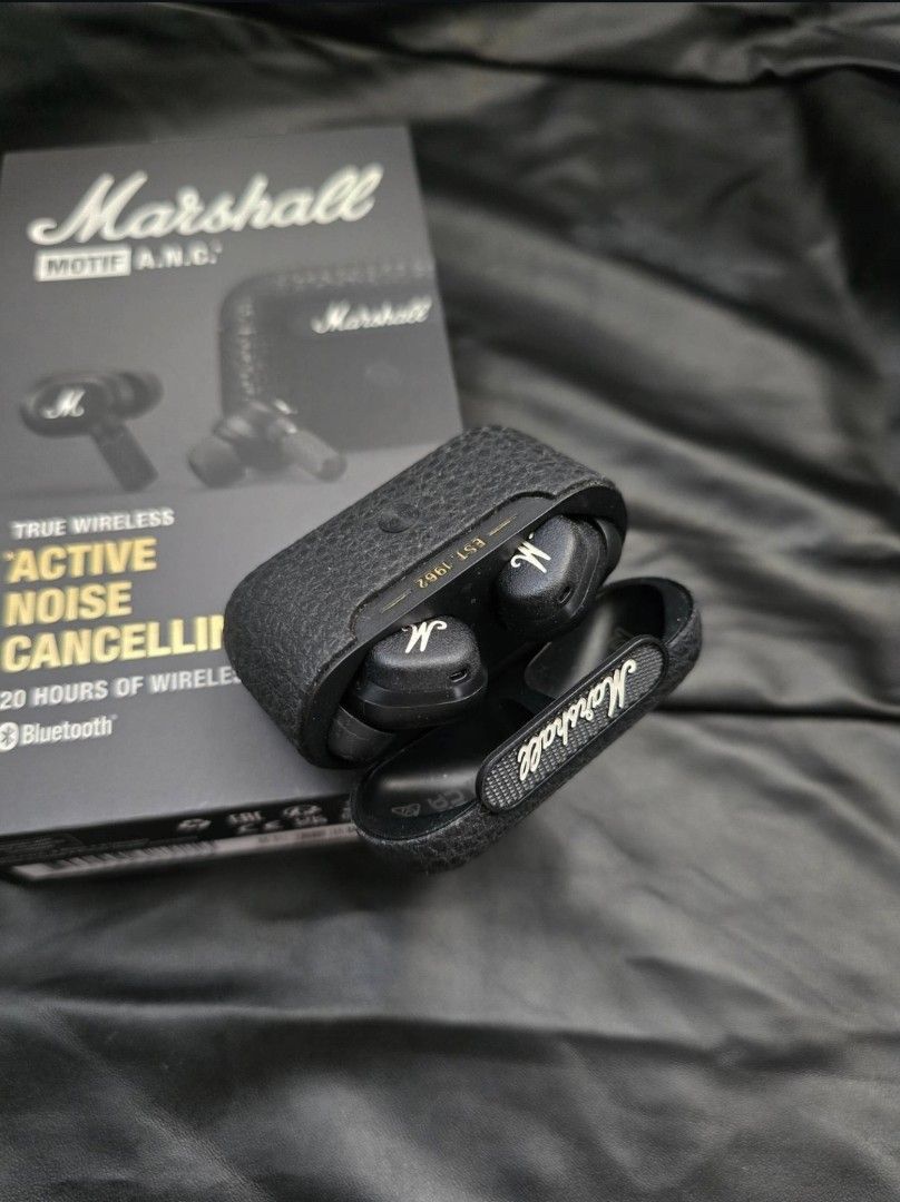 Marshall Motif ANC | Samsung Galaxy FE buds (Category: Earphones) located in Quezon City. Submitted by rmseller.2017 (Listing ID 1456638009, Image 3). Description: Marshall Motif ANC black and complete - P7500 only Samsung Galaxy FE buds in graphite, sealed and complete - P4000 only.