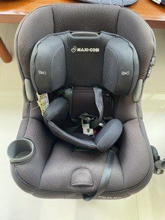 Maxi-Cosi Pria 85 Max (Category: Car Seats) located in Bacoor. Submitted by cts217 (Listing ID 1456669311, Image 1). Description: - Maxi-Cosi car seat and base set - Color: Black - Includes cup holder - Adjustable straps for a secure fit - Cracked buckle but still works - Comes with newborn pillow inserts.