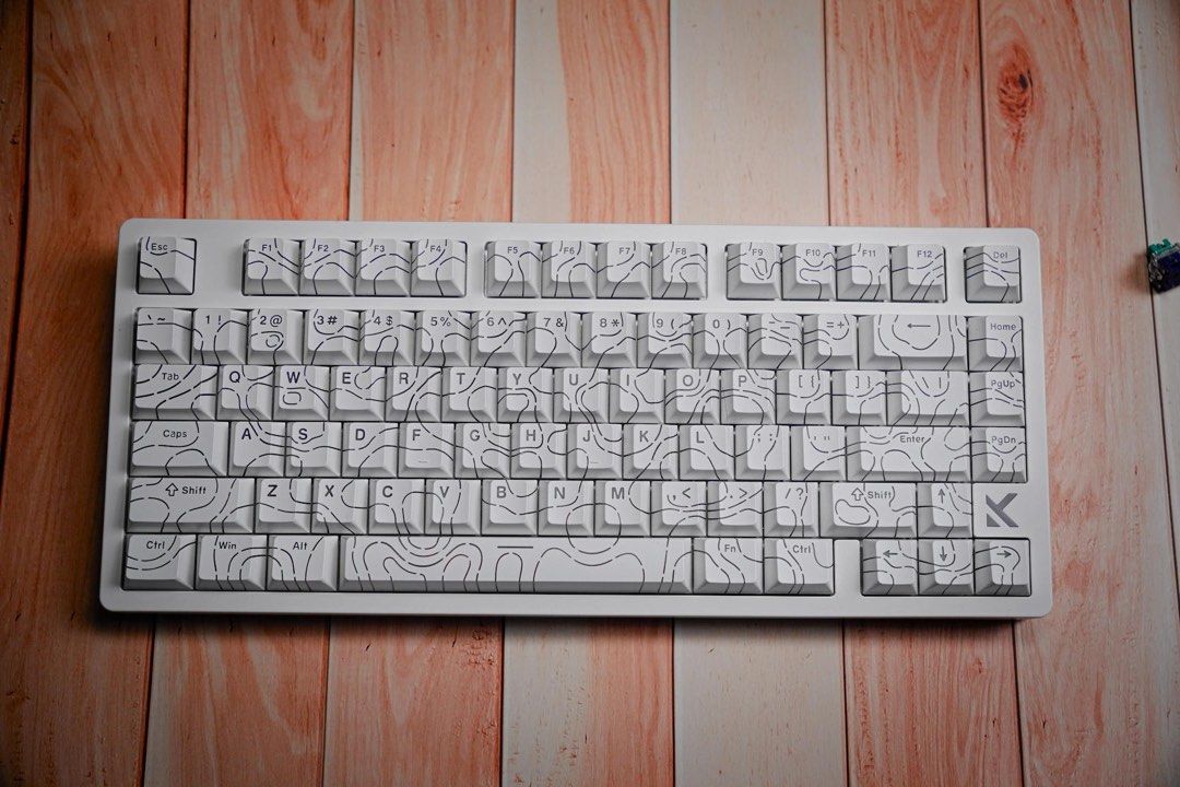 mchose jet 75 white topographic (Category: Computer Keyboard) located in Quezon City. Submitted by oldzclutz (Listing ID 1456714465, Image 3). Description: - ‼️NO wire (used it as replacement for my other keyboard) - with box - like new condition .