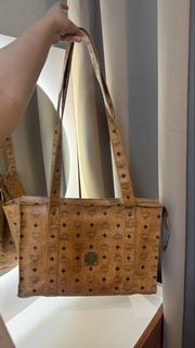 (Category: ) located in . Submitted by bbuyandsellpreloved (Listing ID 1456698286, Image 1). Description: .