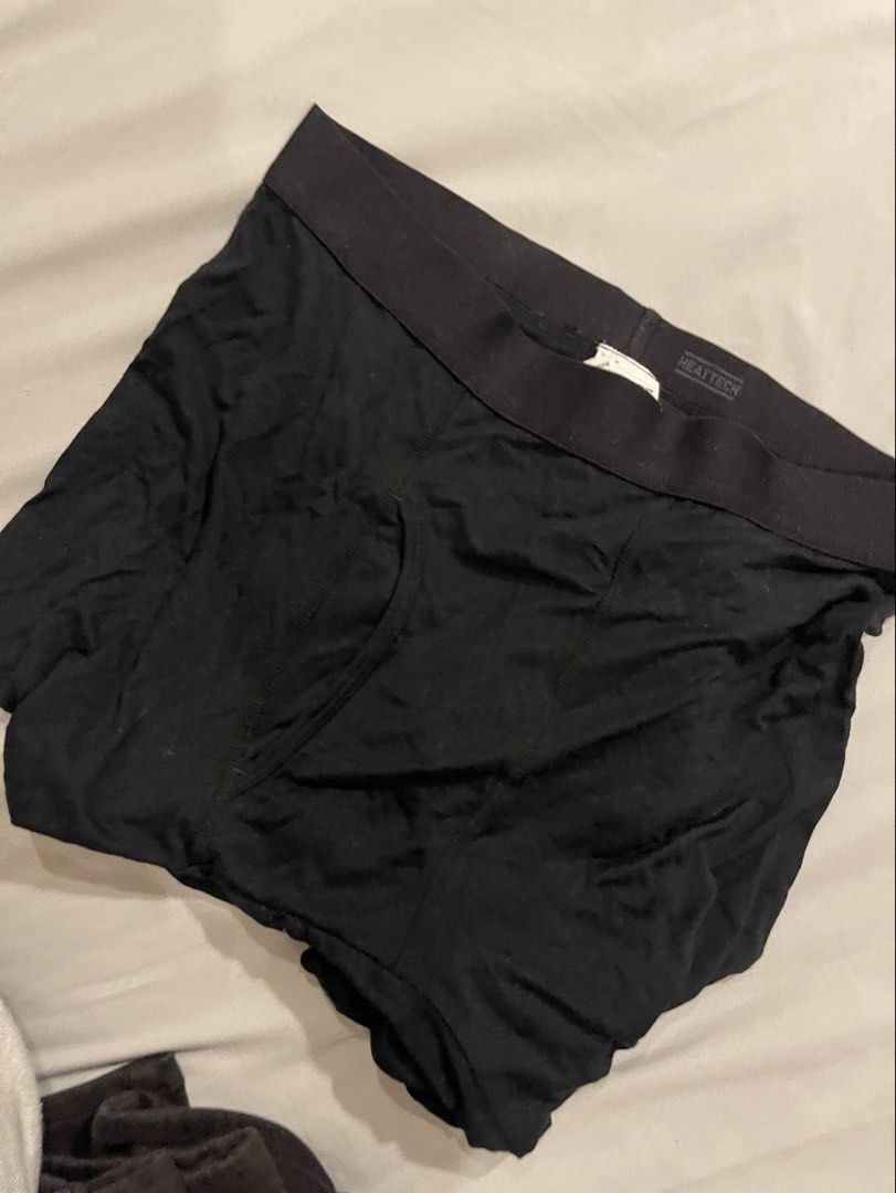 Men's heattech bottom small (Category: Underwear) located in Quezon City. Submitted by booktt (Listing ID 1456750434, Image 1). Description: heattech black small .