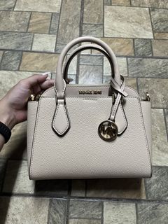 (Category: ) located in . Submitted by riefiana (Listing ID 1456660394, Image 1). Description: .