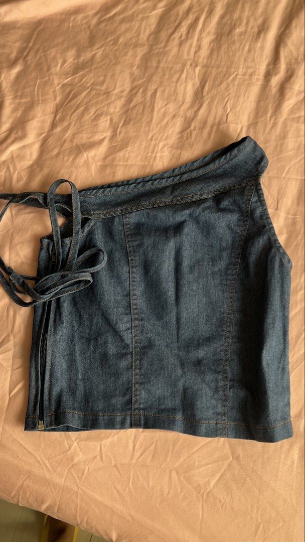 Miu the label soho denim top (Category: Sleeveless) located in Quezon City. Submitted by spacecleanse (Listing ID 1456672985, Image 3). Description: Worn 1x .