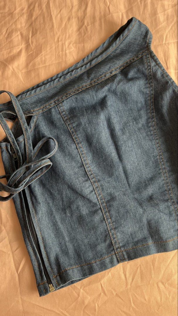 Miu the label soho denim top (Category: Sleeveless) located in Quezon City. Submitted by spacecleanse (Listing ID 1456672985, Image 1). Description: Worn 1x .