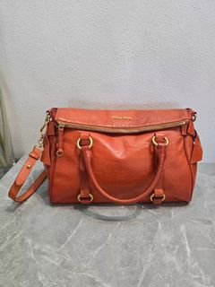 (Category: ) located in . Submitted by signatureshoesandbags (Listing ID 1456708236, Image 1). Description: .