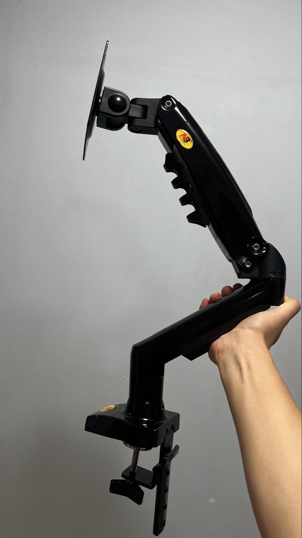 Monitor Bracket/Stand (Category: Other Accessories) located in Singapore. Submitted by ldy_ldy (Listing ID 1456727882, Image 2). Description: Monitor bracket/stand for sale, almost new, self collect at Woodlands Area or Boon Keng (Sat only). .