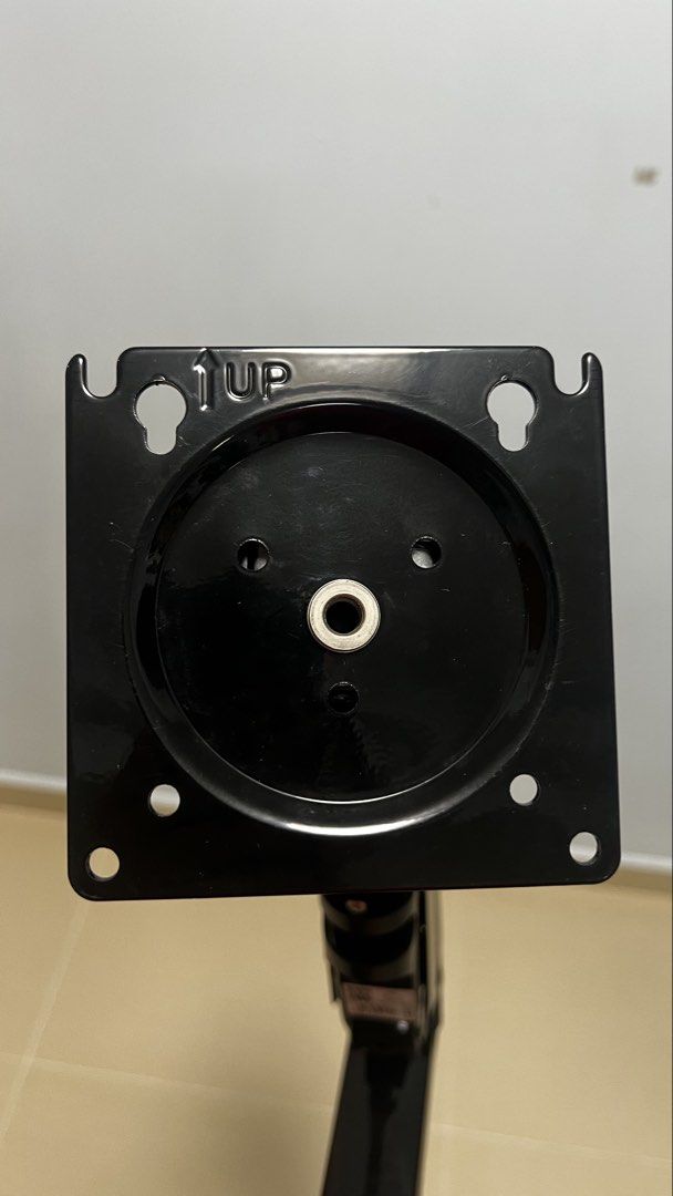 Monitor Bracket/Stand (Category: Other Accessories) located in Singapore. Submitted by ldy_ldy (Listing ID 1456727882, Image 3). Description: Monitor bracket/stand for sale, almost new, self collect at Woodlands Area or Boon Keng (Sat only). .