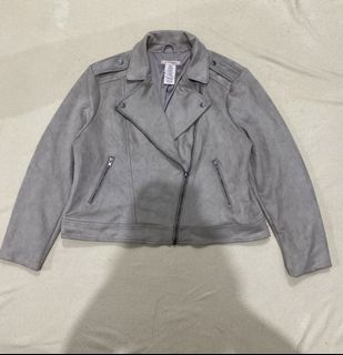 (Category: ) located in . Submitted by 9th.street.thrift (Listing ID 1456726272, Image 1). Description: .