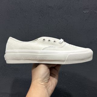 (Category: ) located in . Submitted by khai.uasneakers (Listing ID 1456763704, Image 1). Description: .