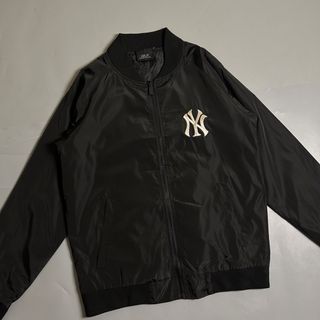 (Category: ) located in . Submitted by streetguruthrift (Listing ID 1456771299, Image 1). Description: .
