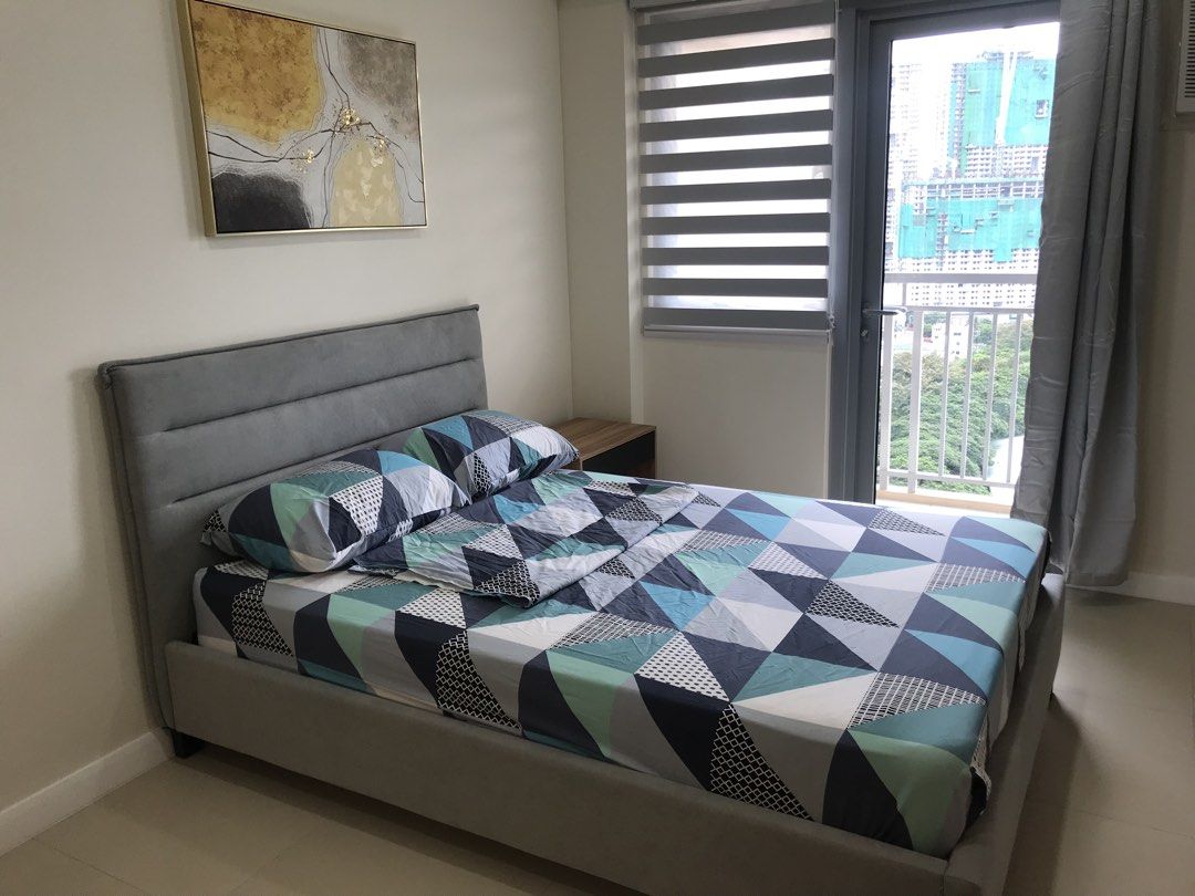 Nicely furnished Vantage West studio (Category: Apartments & Condos) located in Taguig. Submitted by dengarces (Listing ID 1456631780, Image 2). Description: With balcony 14th flr BGC view.