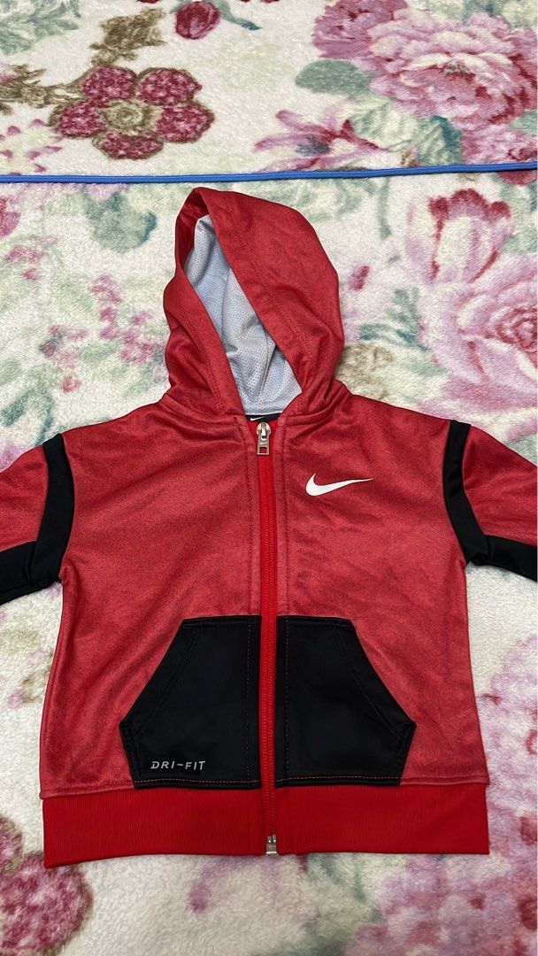 Nike and Old Navy Jacket for kids ( Selling as bundle) (Category: Coats, Jackets and Outerwear) located in Rodriguez. Submitted by chaechae14 (Listing ID 1456765075, Image 2). Description: Decluttering Quality is still good for the price Please manage your expectations Selling as a bundle Size: See photo above PAYO: ₱850 + SF Payment: GoTyme, MariBank, GCash Courier: J&T Message me if interested! 💌.