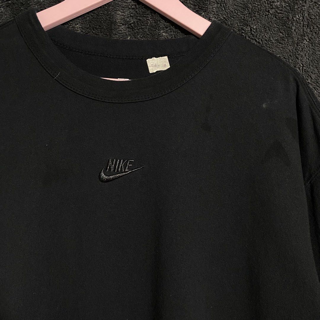 Nike Mid Logo T- Shirt (Category: Tshirts & Polo Shirts ) located in Cebu City. Submitted by kklez (Listing ID 1456699343, Image 2). Description: 23 x 28 Good Condition Authentic.