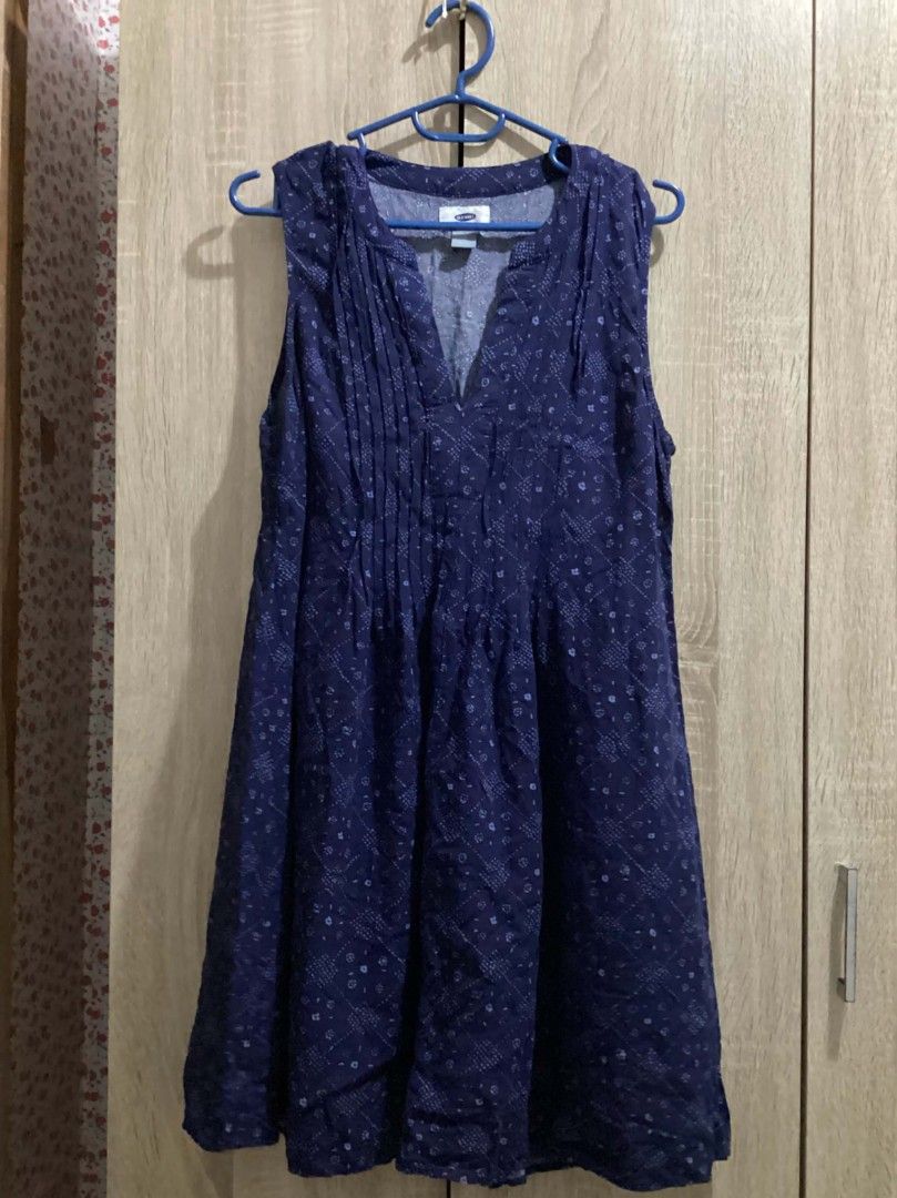 Old Navy Blue Floral Dress (Category: Dresses) located in Batangas. Submitted by snpfinds. (Listing ID 1456633188, Image 1). Description: - no issues/flaws - last price already.