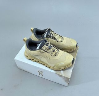 (Category: ) located in . Submitted by khai.uasneakers (Listing ID 1456759242, Image 1). Description: .