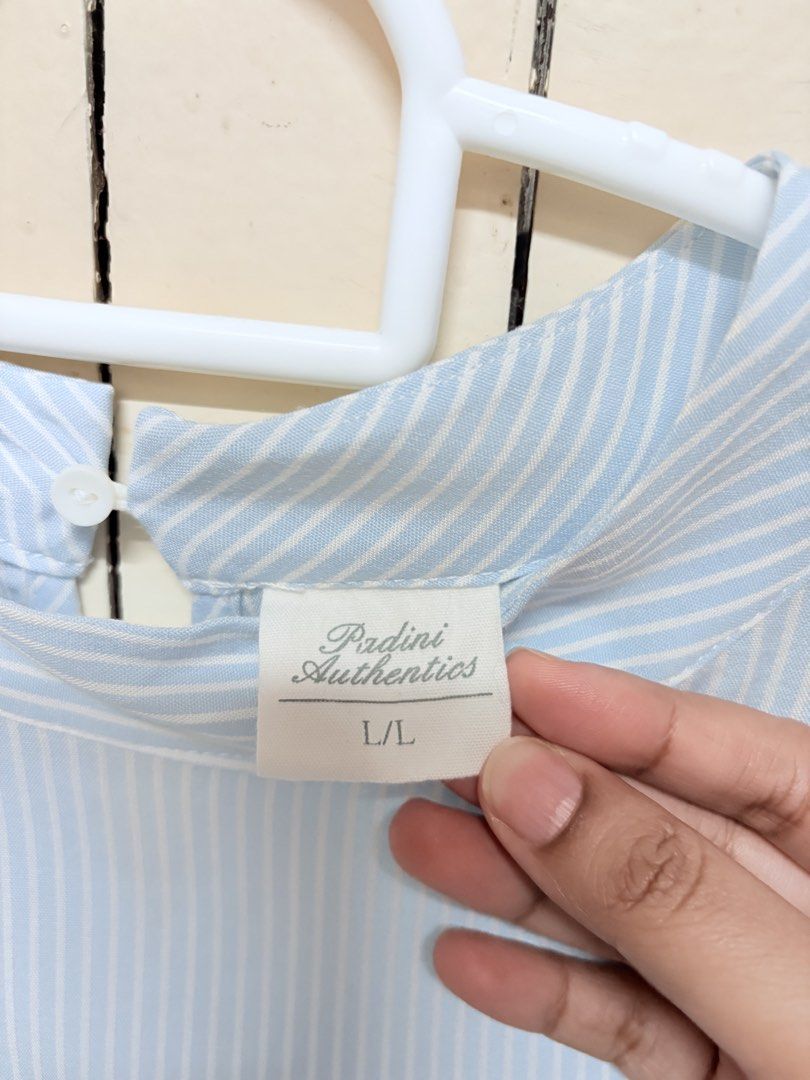 Padini Authentics Blouse (Category: Blouses) located in Kluang. Submitted by fatina6ee14 (Listing ID 1456529813, Image 2). Description: Length (front) : 25 inch Length (back) : 33 inch Sleeve length : 18 inch Shoulder : drop .