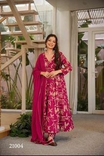 (Category: ) located in . Submitted by haniaboutique (Listing ID 1456701276, Image 1). Description: .