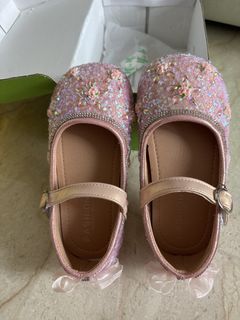 (Category: ) located in . Submitted by happylittlethings_sg (Listing ID 1456631608, Image 1). Description: .