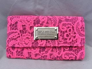 (Category: ) located in . Submitted by whatnotcollections (Listing ID 1456720512, Image 1). Description: .
