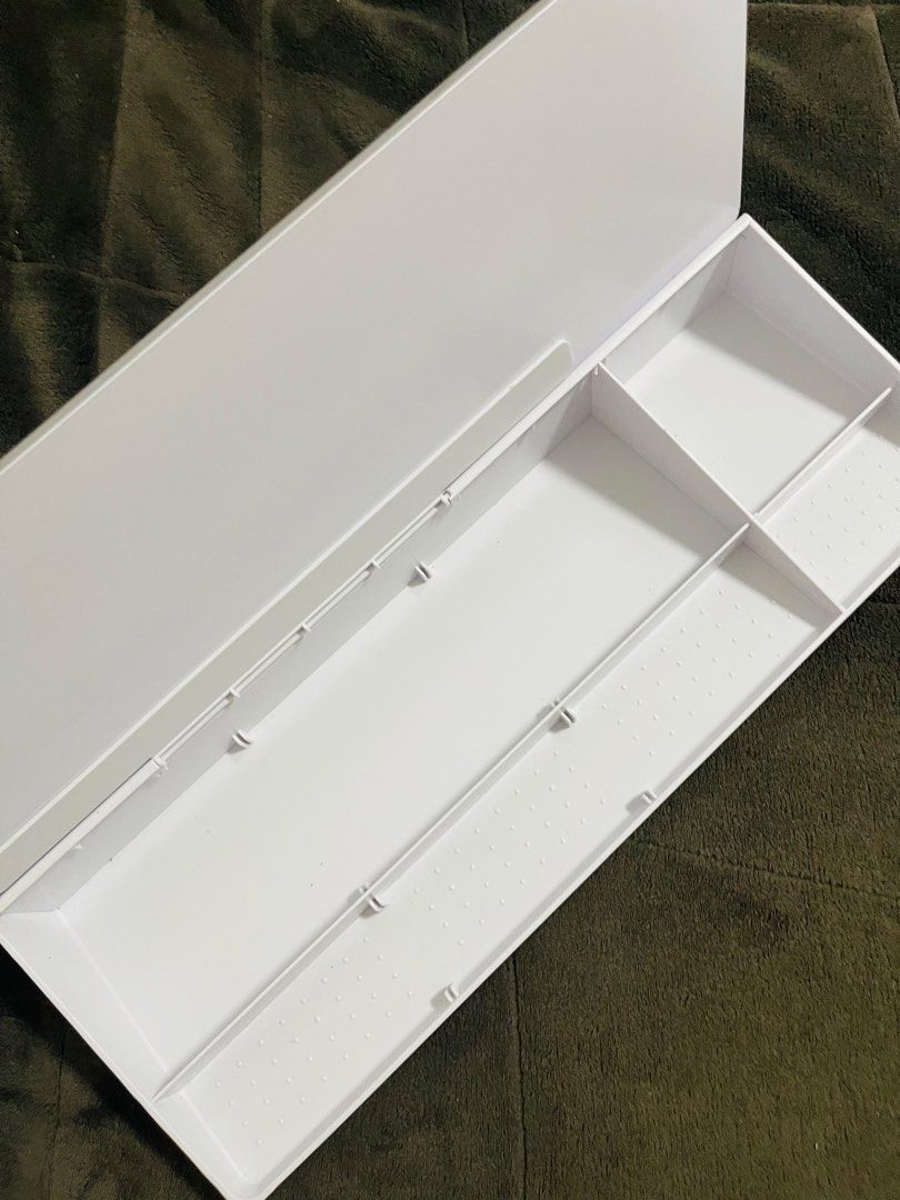 Pre Loved Deskboard with Whiteboard (Category: Office Furniture & Fixtures) located in Caloocan City. Submitted by epicogiftshop (Listing ID 1456691996, Image 2). Description: .