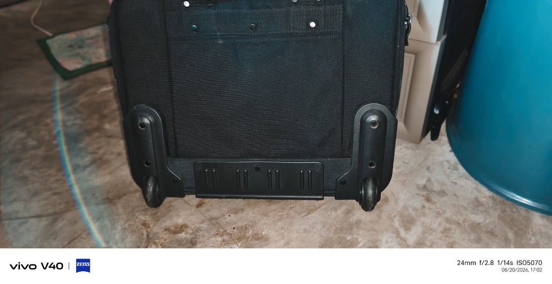 PROGRESS MULTI FUNCTION GEAR TROLLEY (Category: Laptop Bags & Sleeves) located in Buenavista. Submitted by silverwhale.c402fa (Listing ID 1456684606, Image 3). Description: There same scartches but still good condition with comes key and locked BUSINESS LAGUAGE BAG Mode of payment bank transfer or either cash.