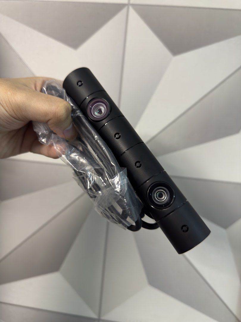 PS4 V2 camera + box (Category: PlayStation) located in Pasig City. Submitted by robbiseraphin (Listing ID 1456671555, Image 2). Description: 🎮 Selling: V2 camera for the PS4 💰 For only 1200 php! —————— 📱PM me if you have any questions .