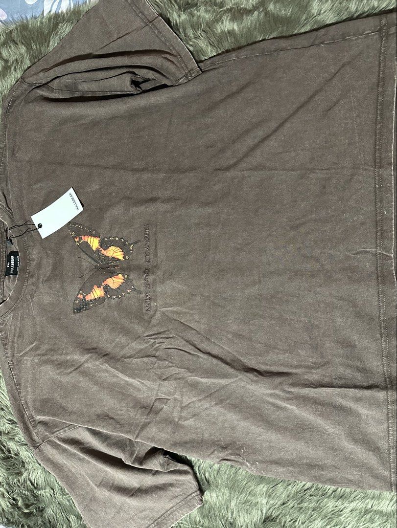 Pull & Bear Oversized Shirt (Category: Tshirts & Polo Shirts ) located in Nagcarlan. Submitted by joanneantonio. (Listing ID 1456642095, Image 2). Description: Pull & Bear Oversized Shirt .