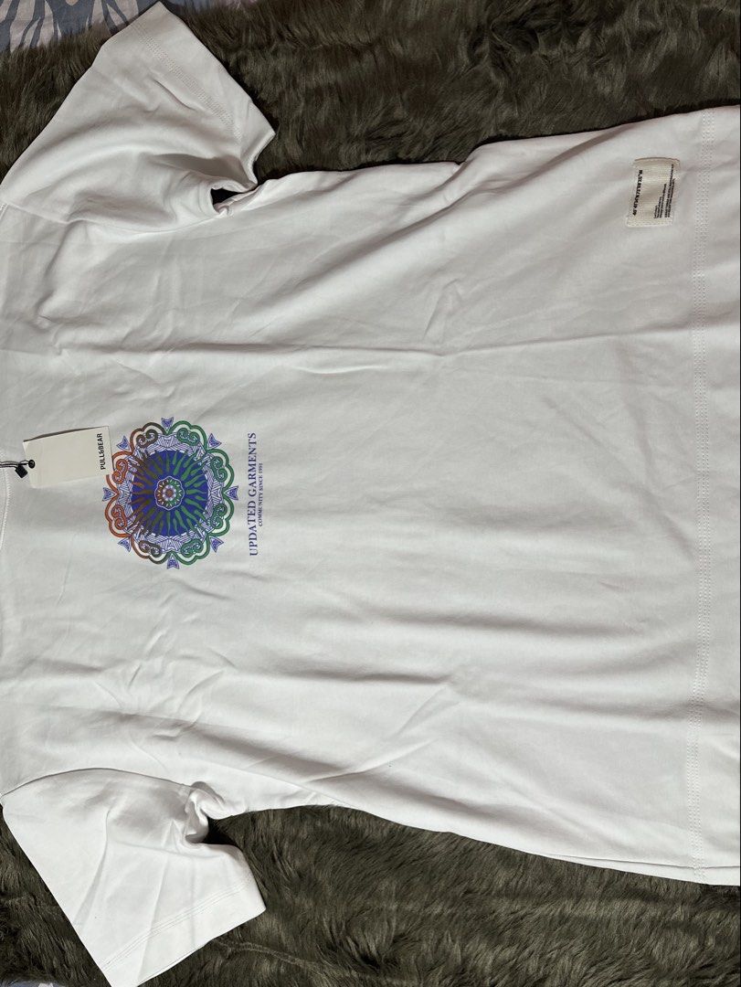 Pull & Bear Shirt (Category: Tshirts & Polo Shirts ) located in Nagcarlan. Submitted by joanneantonio. (Listing ID 1456642453, Image 3). Description: Pull & Bear Shirt.