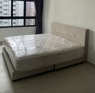 (Category: ) located in . Submitted by brontefinds (Listing ID 1456682669, Image 1). Description: .