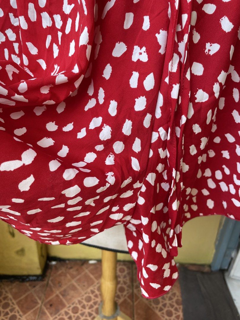 Red and white skirt/shorts (Category: Skirts) located in Pasig City. Submitted by khaleisi (Listing ID 1456780448, Image 3). Description: Waist 28-32” Length 16” Nice soft fabric .