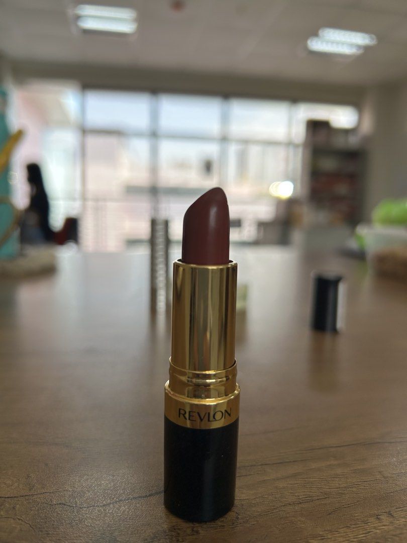 Revlon & Clinique lippies ( 1k for 2) (Category: Makeup) located in Imus. Submitted by luxefad (Listing ID 1456674848, Image 3). Description: Unused , medyo na stock lang sya at na color test lang. ( sa kamay) No more tawad for 1k na yang 2 .