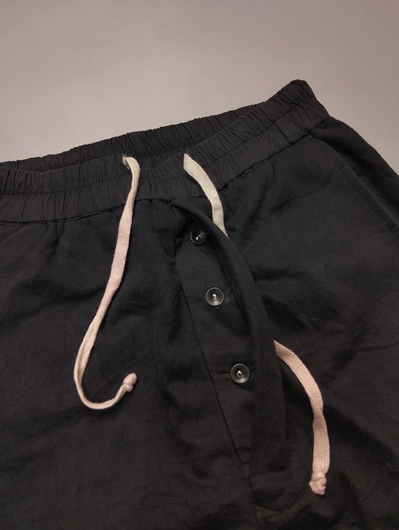 rick owens jogger pants (Category: Joggers) located in Bulacan. Submitted by recycloth_ (Listing ID 1456606829, Image 3). Description: rick owens jogger pants size on tag 48 waistline : 28-32 Length : 38" great condition no flaws hmu!.