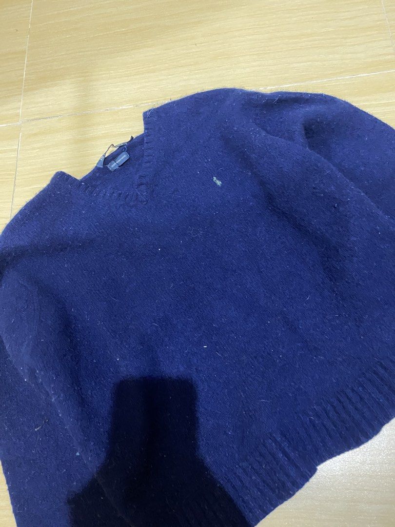 RL KNITTED PULLOVER (UNISEX) (Category: Coats, Jackets and Outerwear) located in Taguig. Submitted by 9vicious_ (Listing ID 1456725460, Image 2). Description: issue: may small pinhole sa likod 399🏷️ 20x20 taguig loc for more details just pm me!.