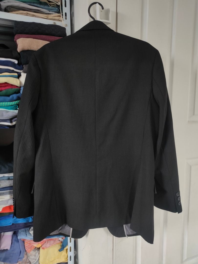 Rogue Black Blazer - Large (Category: Coats, Jackets and Outerwear) located in Dasmarinas. Submitted by jethroespinosa (Listing ID 1456656227, Image 2). Description: Size in inches: 22 width 31.5 length No issues or alterations MOP: Gcash.