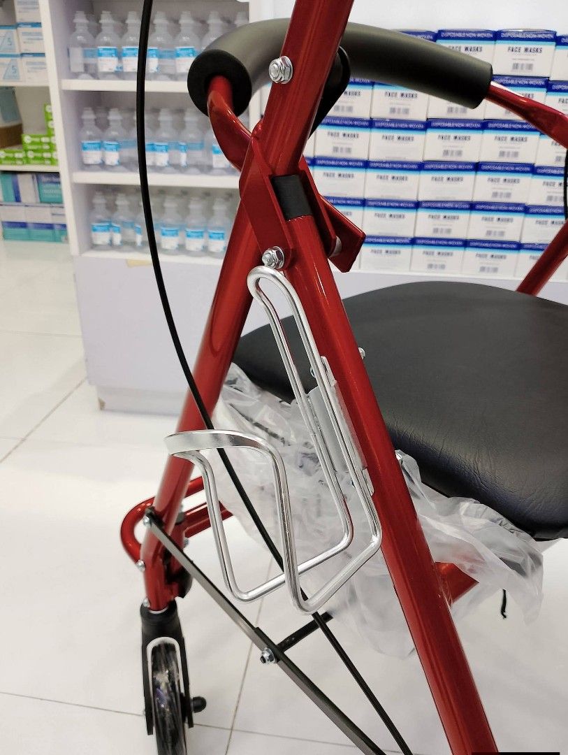 Rollator w/ foot rest (Category: Medical Supplies & Tools) located in Urdaneta. Submitted by md_jhezz (Listing ID 1456674933, Image 3). Description: Available here at Magic Mall Annex Urdaneta..