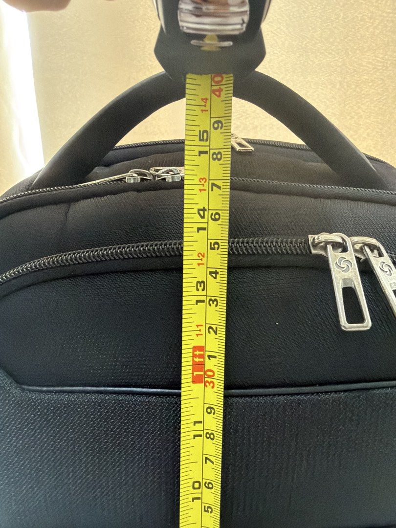 Samsonite backpack (Category: Backpacks) located in Singapore. Submitted by sekysi (Listing ID 1456620601, Image 5). Description: .