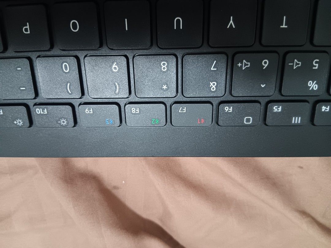 SAMSUNG SMART TRIO KEYBOARD (Category: Computer Keyboard) located in Bacoor. Submitted by micasuzanne (Listing ID 1456767299, Image 3). Description: RARELY USED WORKING WELL BLUETOOTH AND USES TRIPLE AAA BATTERY ORIGINAL FROM SAMSUNG DM IF INTERESTED SF WILL BE SHOULDERED BY THE BUYER.