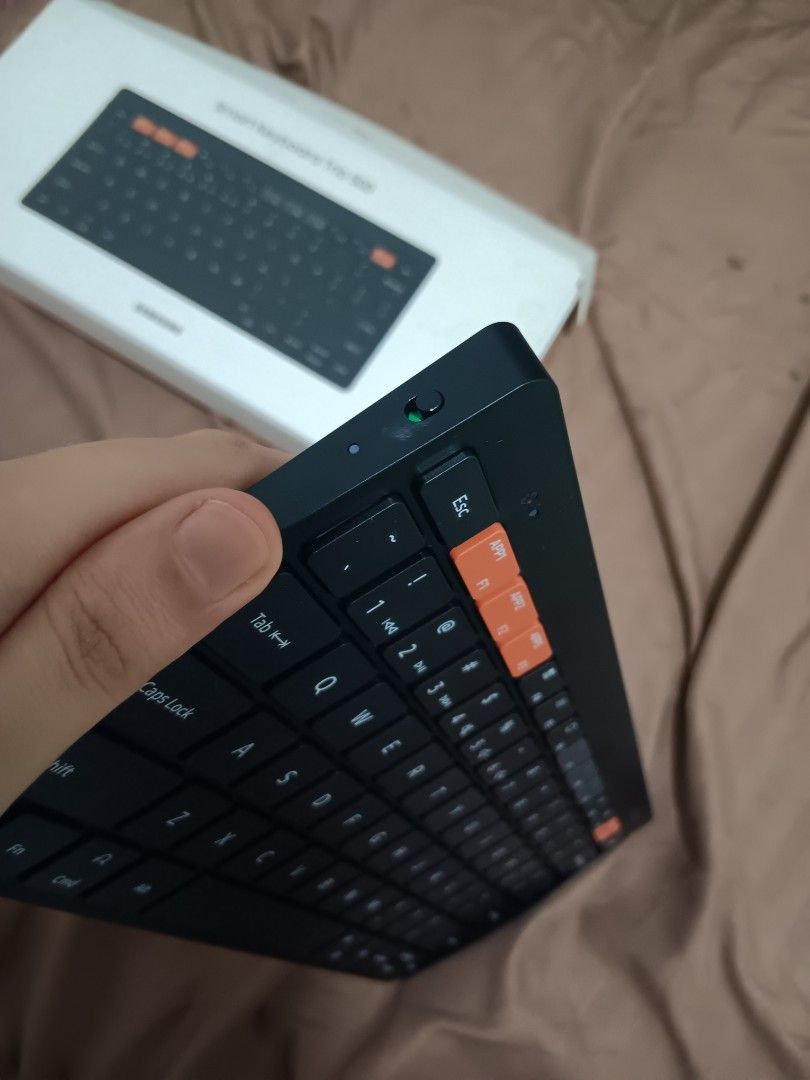 SAMSUNG SMART TRIO KEYBOARD (Category: Computer Keyboard) located in Bacoor. Submitted by micasuzanne (Listing ID 1456767299, Image 2). Description: RARELY USED WORKING WELL BLUETOOTH AND USES TRIPLE AAA BATTERY ORIGINAL FROM SAMSUNG DM IF INTERESTED SF WILL BE SHOULDERED BY THE BUYER.
