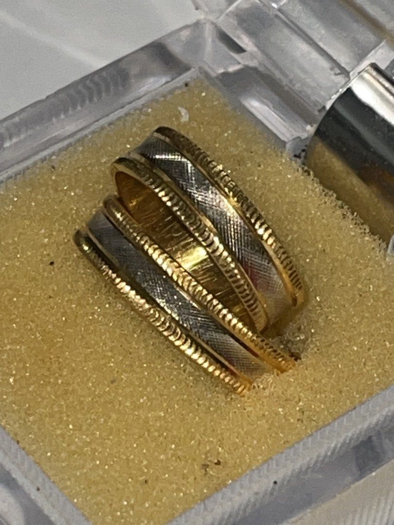Saudi Gold Wedding Rings (Category: Rings) located in Quezon City. Submitted by luckylavishdeclutter (Listing ID 1456721095, Image 3). Description: 7cm and 6cm Negotiable FOR DELIVERY ONLY ACID TESTED ALREADY. Don’t expect more for with this price..