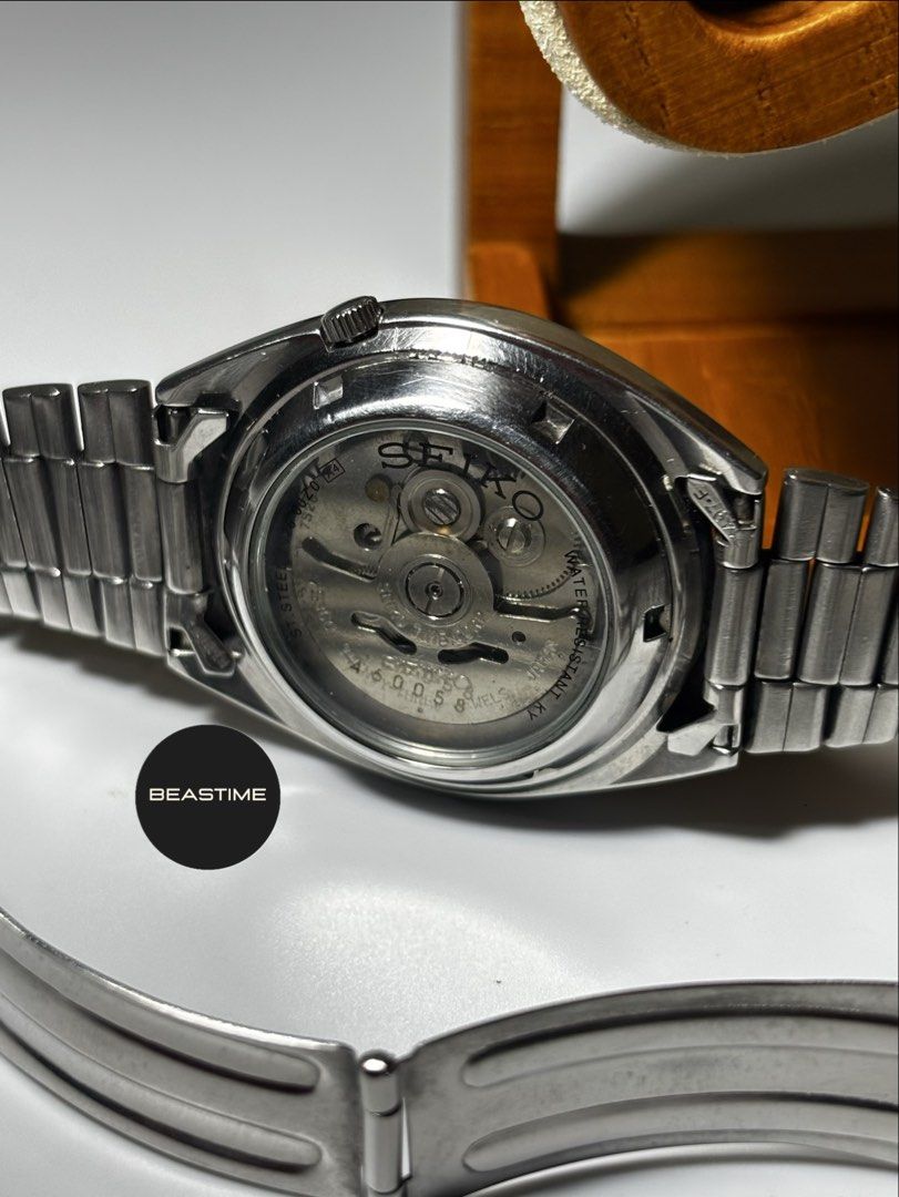 Seiko SNXS79 (Category: Men's Watches) located in Manila. Submitted by beastimebycaloy (Listing ID 1456778551, Image 2). Description: WATCH DETAILS • Movement: 7S26 Automatic • Case Size: 37 mm / Open case back • Dial: Dark Charcoal / Roman Day Date display • Crystal: Hardlex • Power Reserve: Approx. 40 hrs INCLUSION: ✅ Replacement Box CONDITION ⌚️Good condition 8.5/10 ⌚️PRE-OWNED AUTHENTIC ⌚️All original parts ⌚️Complete links 📍LOC: RIZAL/PASIG
